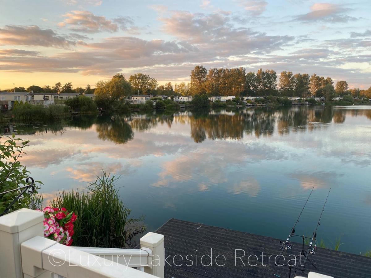 Lakeside Retreat With Hot Tub & Fishing Peg At Tattershall Lakes Country Park Hotel Luaran gambar